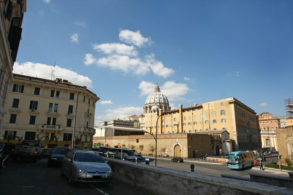 Bed and Breakfast Al Colonnato Di San Pietro Rom Exterior foto