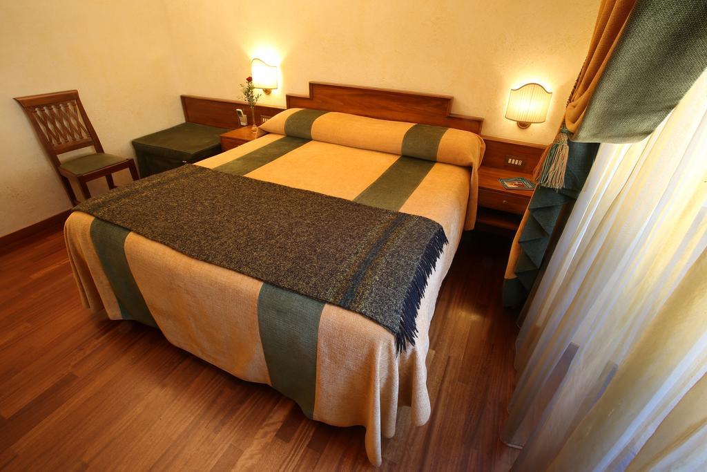 Bed and Breakfast Al Colonnato Di San Pietro Rom Exterior foto