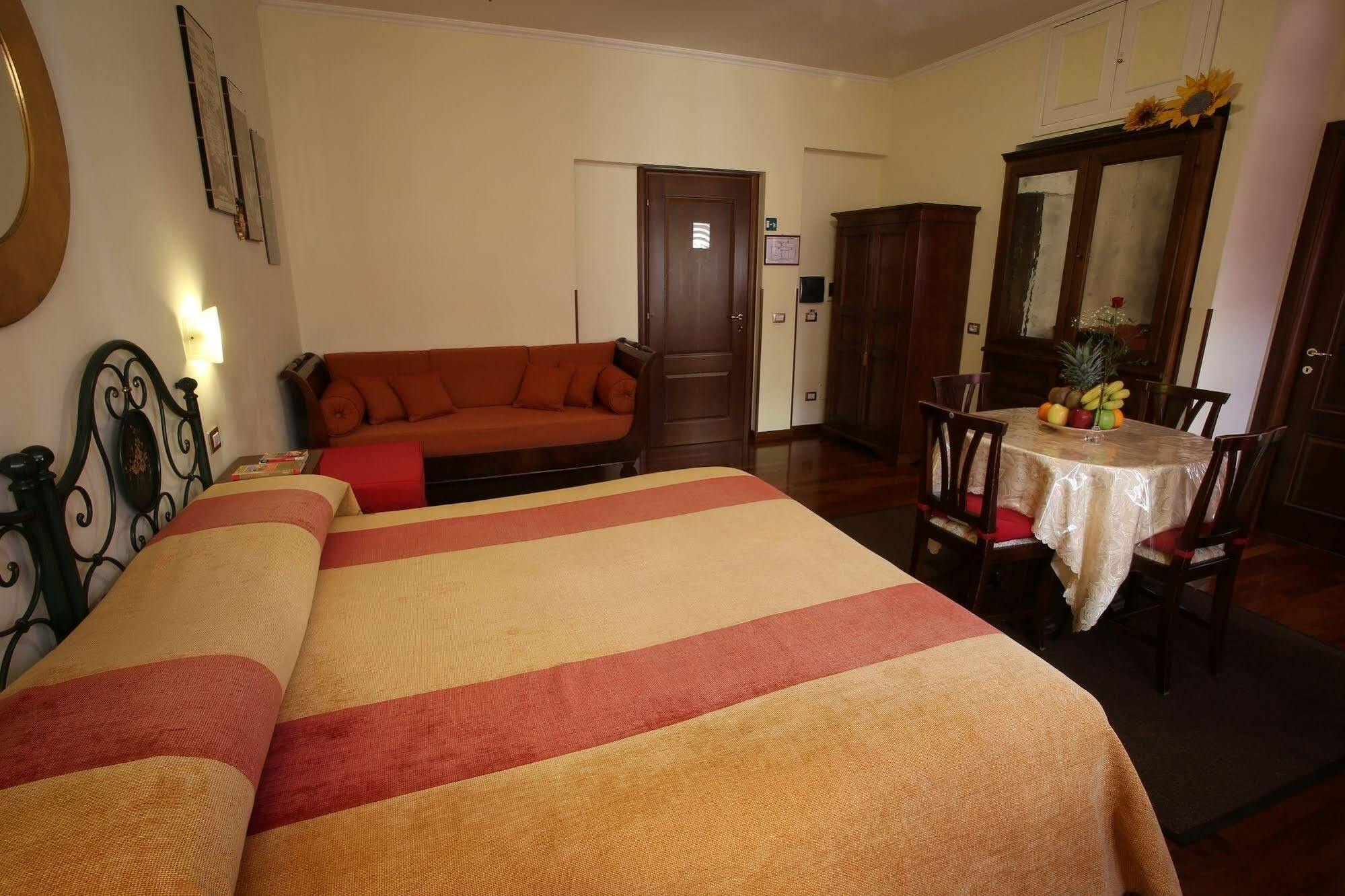 Bed and Breakfast Al Colonnato Di San Pietro Rom Exterior foto