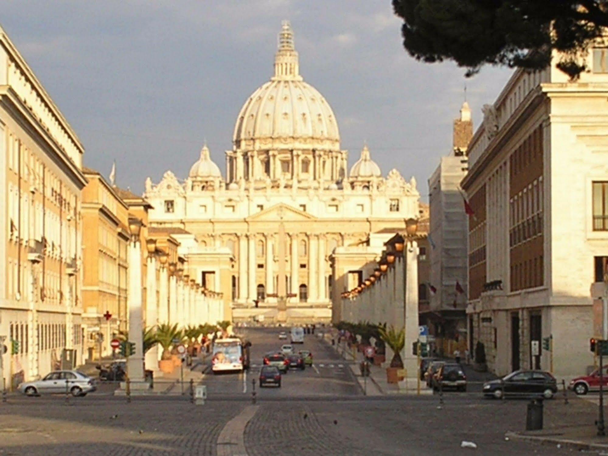 Bed and Breakfast Al Colonnato Di San Pietro Rom Exterior foto